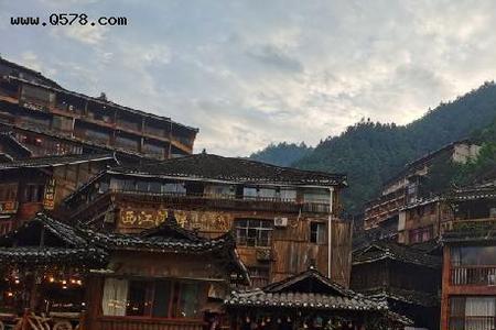 千户苗寨住一晚多少钱