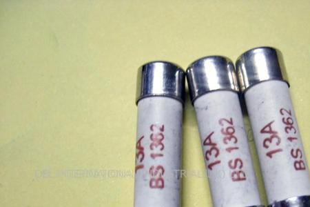 熔断器保险上的红点是什么意思