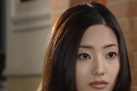 蓝色生死恋单身女亲谁演的