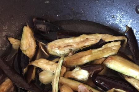 午餐肉炖茄子的做法