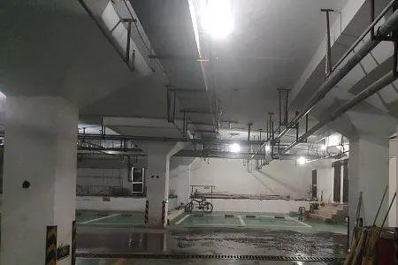 小区车库改成冷库向谁反映