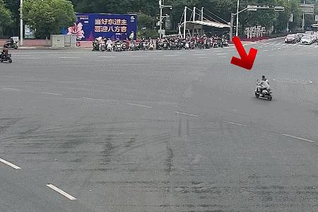 电动车左转闯红灯判定标准