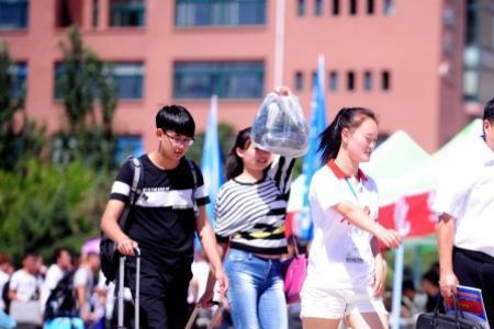 石家庄学院新生需要带被子吗