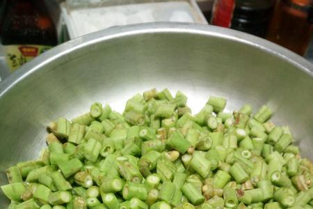 腌酸豆角可以中途换水吗