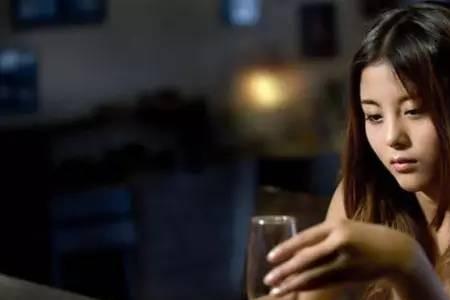男生告诉女生刚喝完酒什么意思