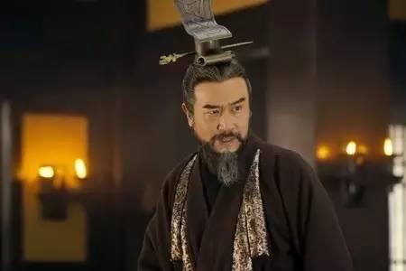 阴鸷的同义词