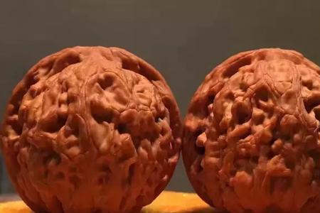 有虫眼的核桃能盘玩吗