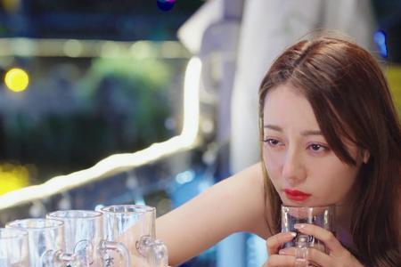 吃拧巴了是什么意思