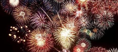 五颜六色烟花爆是什么生肖