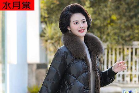 60岁穿什么颜色羽绒服好看