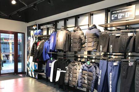 安踏直营店和专卖店的区别