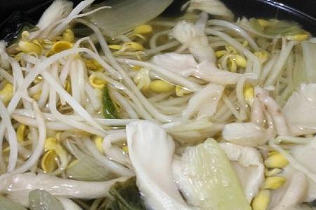 绿豆芽炒平菇家常做法