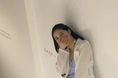 一个人怎么自拍全身照