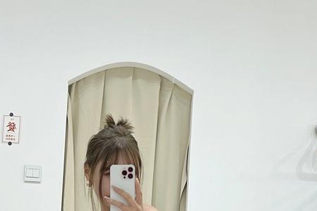 火龙果色搭配什么颜色袜子