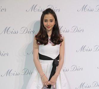 杨颖dior解约了吗