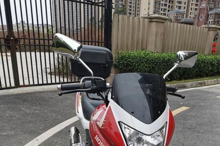 新大洲本田cbf150战龙是街车吗