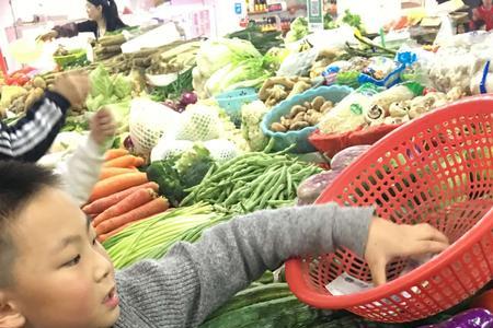 幼儿园门口开蔬菜店