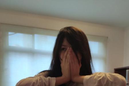 刚刚起床的女生用成语