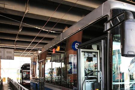 大岗65路公交车十三号正常运行吗