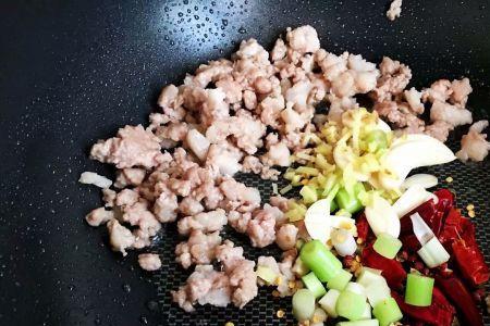 炸辣椒肉馅的做法