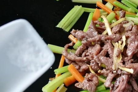 芹菜爆炒牛肉做法