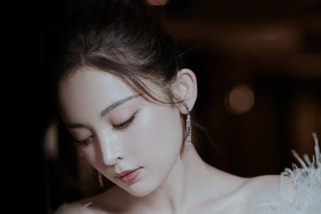 惊艳亮相怎么得到