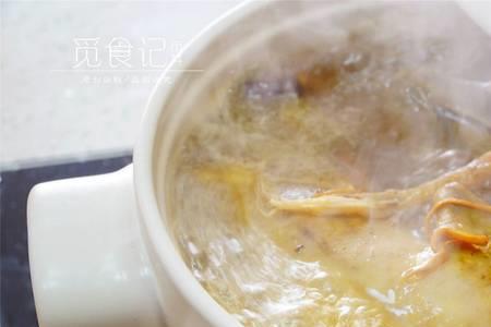 清炖鸽子汤能加辣椒吗
