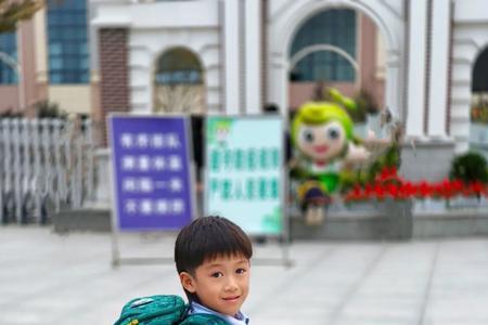 东华小学书包哪里买