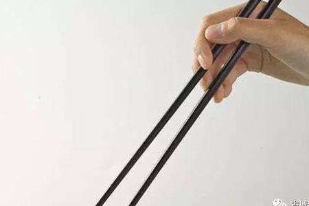 吃饭时筷子断成2节是为啥