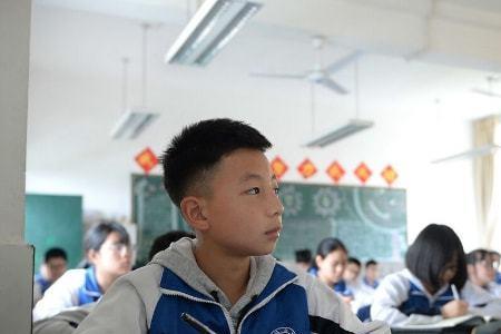 两人中考差八分能在一个学校吗