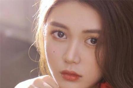 女生给男生擦汗什么意思