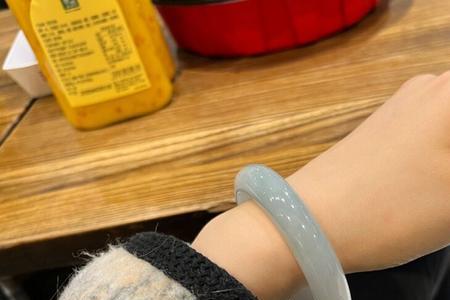 冰川蓝翡翠是什么颜色