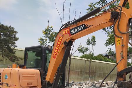 三一55跟徐工60建议买哪个