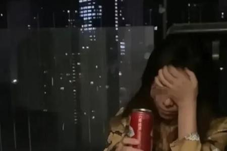 一个人喝酒想事是什么样的人