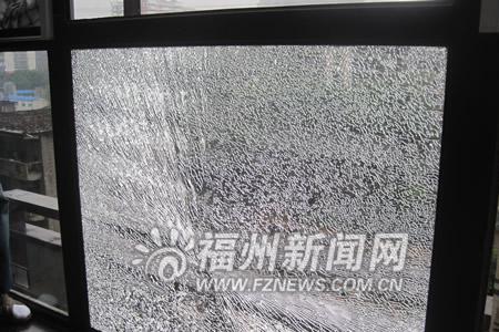 钢化玻璃自动爆裂有危险吗