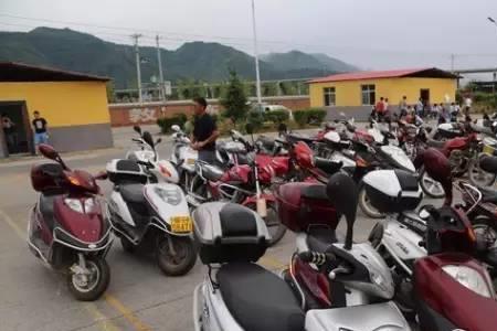 丁山摩托车驾驶证怎么考