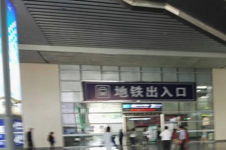 长沙南站东西进站口选哪个
