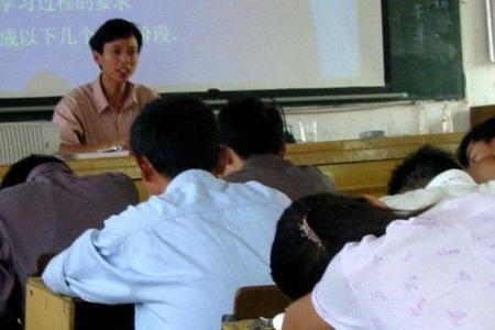 大学上课怎么不跟高中一样了