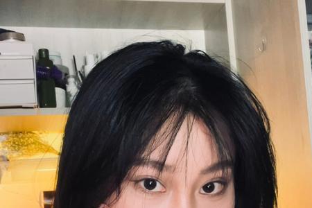 为什么苹果13原相机后置拍照焦黄