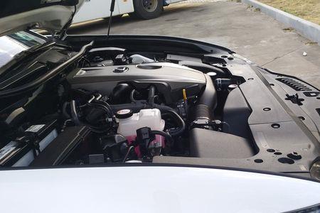 17款雷克萨斯gs300电池更换