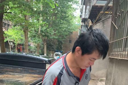 顺丰快递员一天送100件累吗