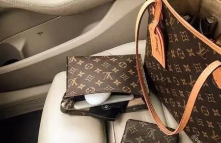 一万元买lv还是gucci