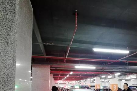 大同高铁站附近有停车场吗