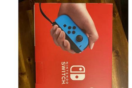 switch可以边插卡边玩别的游戏吗