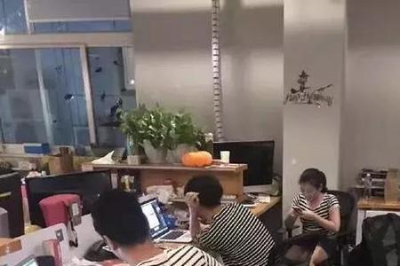 程序员穿白大褂吗