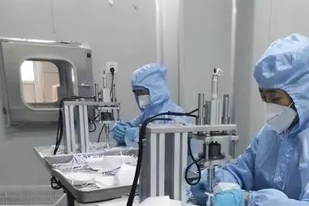 一个公司里会有多个厂吗