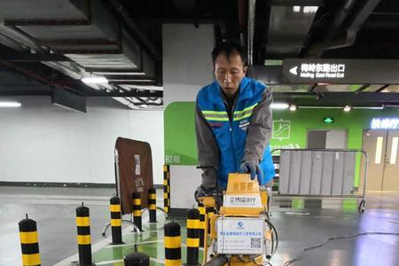 青岛金狮广场地下停车场特点