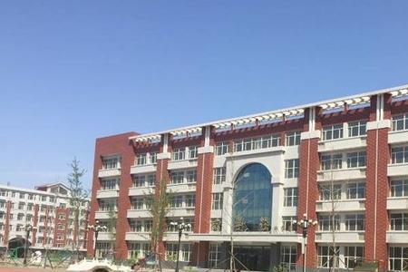 枣庄凤鸣中学是市属吗