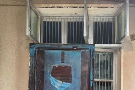 大门前有窗口怎么解决