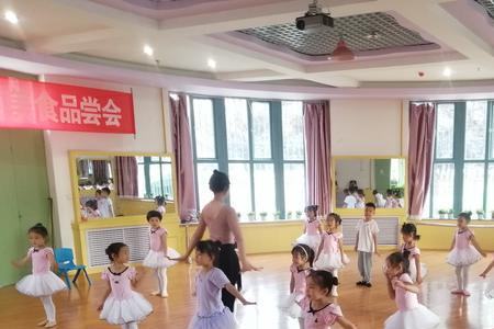 孩子在群里发舞蹈视频怎么点评